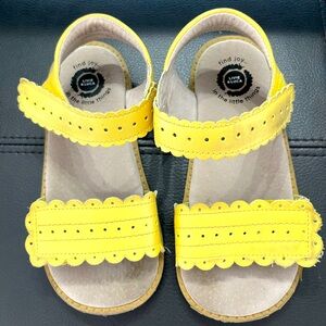 Great condition Livie & Luca sandals size 13